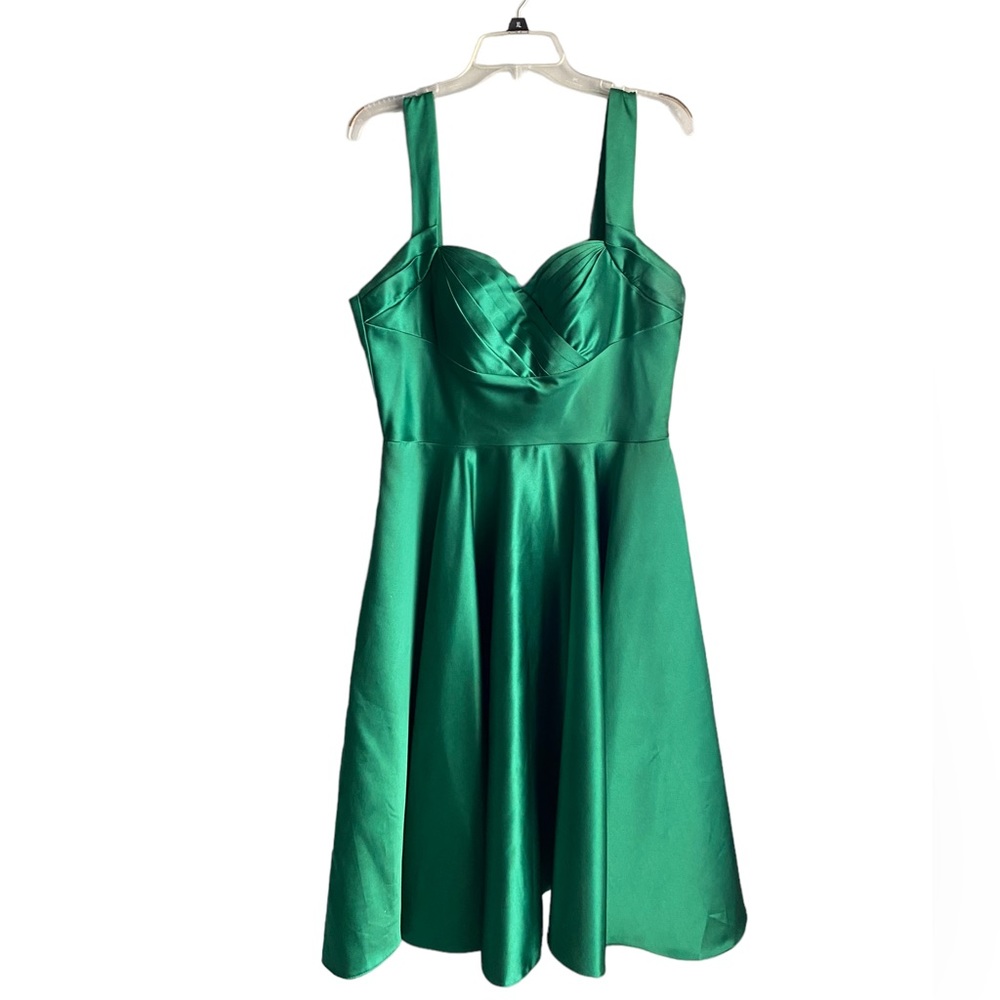 Unique Vintage Emerald Green Special Occasion Dress 👗💚